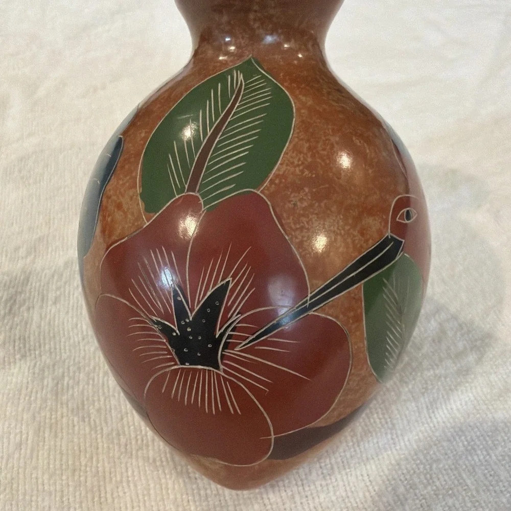 Vtg Nicaragua Hand Painted‎ Hummingbird & Flower Glazed Terracotta Vase